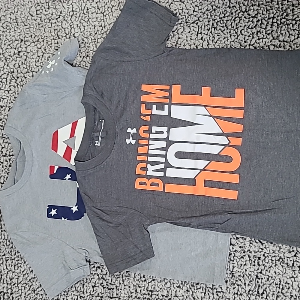 Boys size XS 6/7 T-shirts